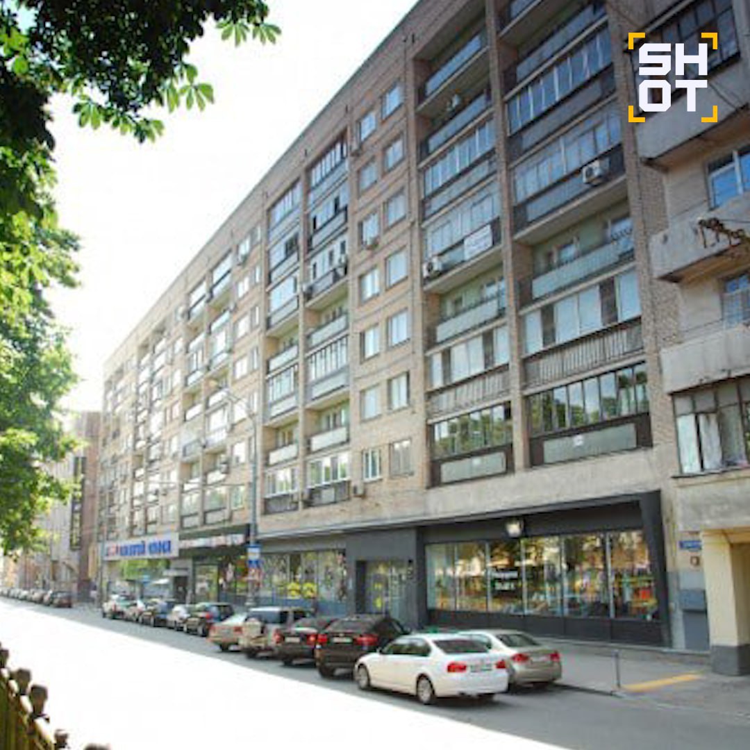 Михаил Ефремов оставил себе небольшую квартиру в центре Москвы, раздав всю остальную недвижимость Михаил Ефремов оставил себе небольшую квартиру в центре Москвы, раздав всю остальную недвижимость