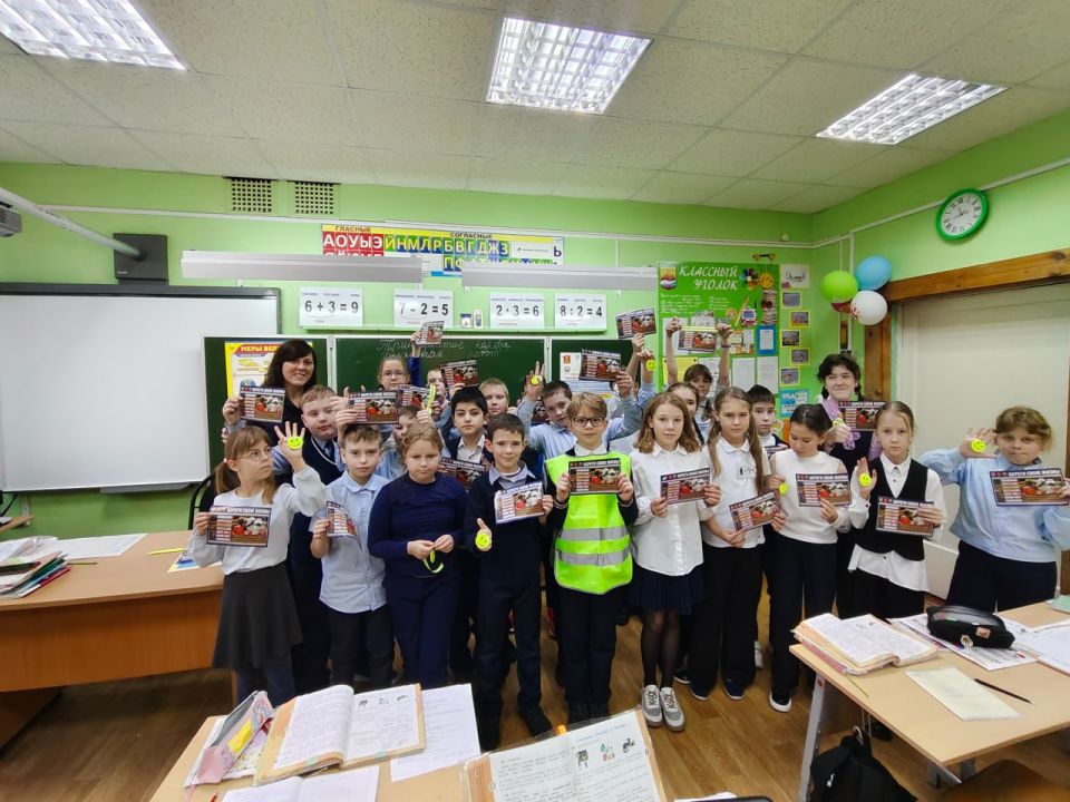 Сотрудники Госавтоинспекции встретились с учащимися начальных классов школы № 36 города Твери и провели занятия «Безопасность — это важно!»