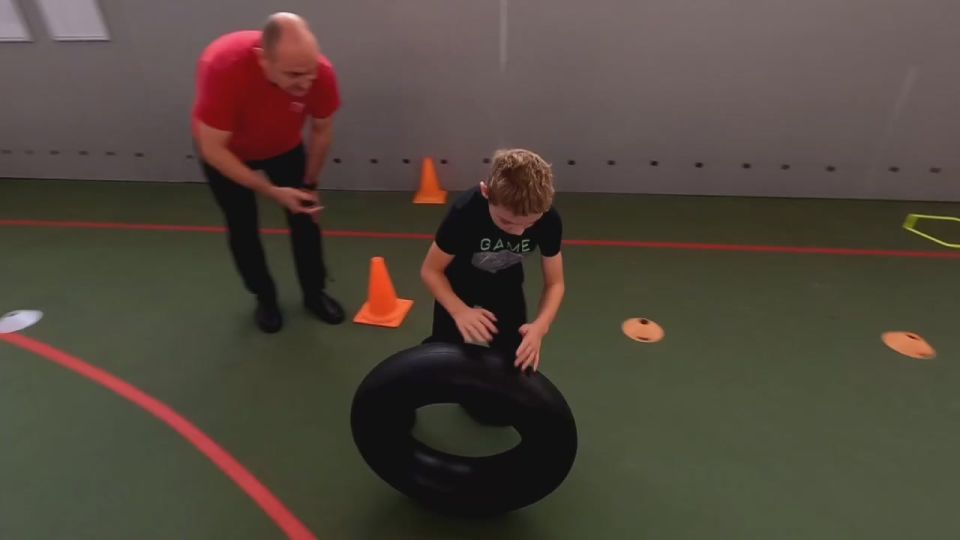 10  2025              !,     