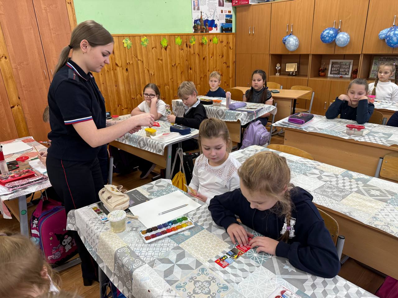 Сотрудники Госавтоинспекции встретились с учащимися начальных классов школы № 36 города Твери и провели занятия «Безопасность — это важно!» Сотрудники Госавтоинспекции встретились с учащимися начальных классов школы № 36 города Твери и провели занятия «Безопасность — это важно!»