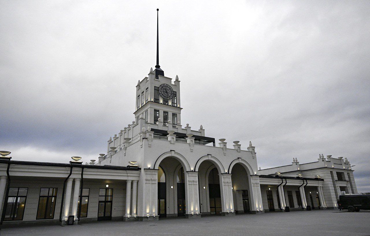 14 ноября врио Губернатора Тверской области Виталий Королев посещает Конаковский округ, который комплексно и активно развивается благодаря реализации большого промышленного, туристического потенциала 14 ноября врио Губернатора Тверской области Виталий Королев посещает Конаковский округ, который комплексно и активно развивается благодаря реализации большого промышленного, туристического потенциала