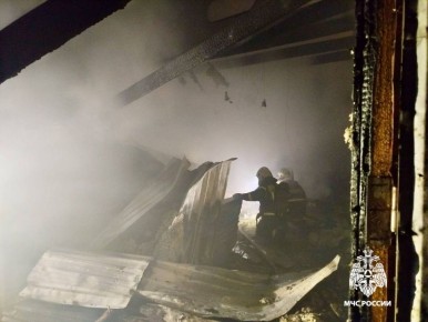 Огонь уничтожил пиломатериалы