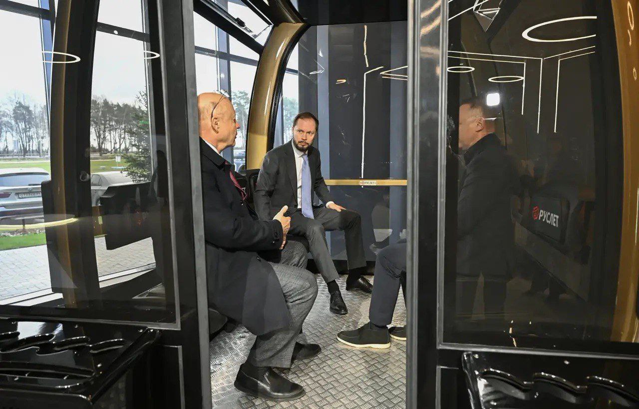 14 ноября врио Губернатора Тверской области Виталий Королев посещает Конаковский округ, который комплексно и активно развивается благодаря реализации большого промышленного, туристического потенциала 14 ноября врио Губернатора Тверской области Виталий Королев посещает Конаковский округ, который комплексно и активно развивается благодаря реализации большого промышленного, туристического потенциала