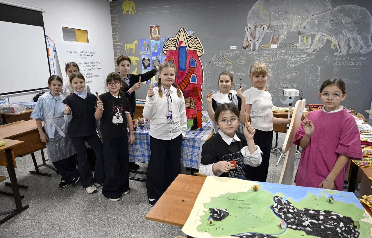 14 ноября временно исполняющий обязанности Губернатора Тверской области Виталий Королев посетил в деревне Мокшино Конаковского округа региональный центр школьного образования «Завидово» 14 ноября временно исполняющий обязанности Губернатора Тверской области Виталий Королев посетил в деревне Мокшино Конаковского округа региональный центр школьного образования «Завидово»