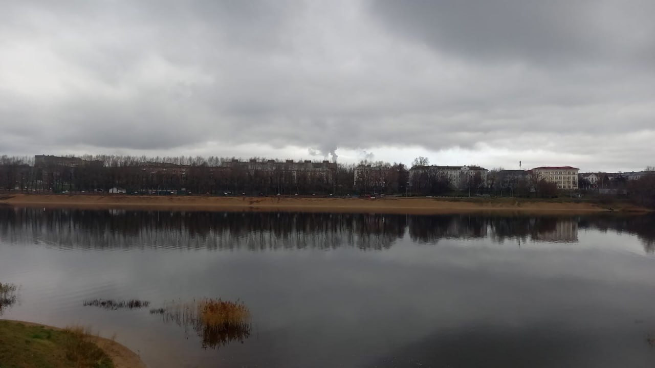 Сегодня еще осенняя Тверь, а завтра синоптики обещают зиму Сегодня еще осенняя Тверь, а завтра синоптики обещают зиму