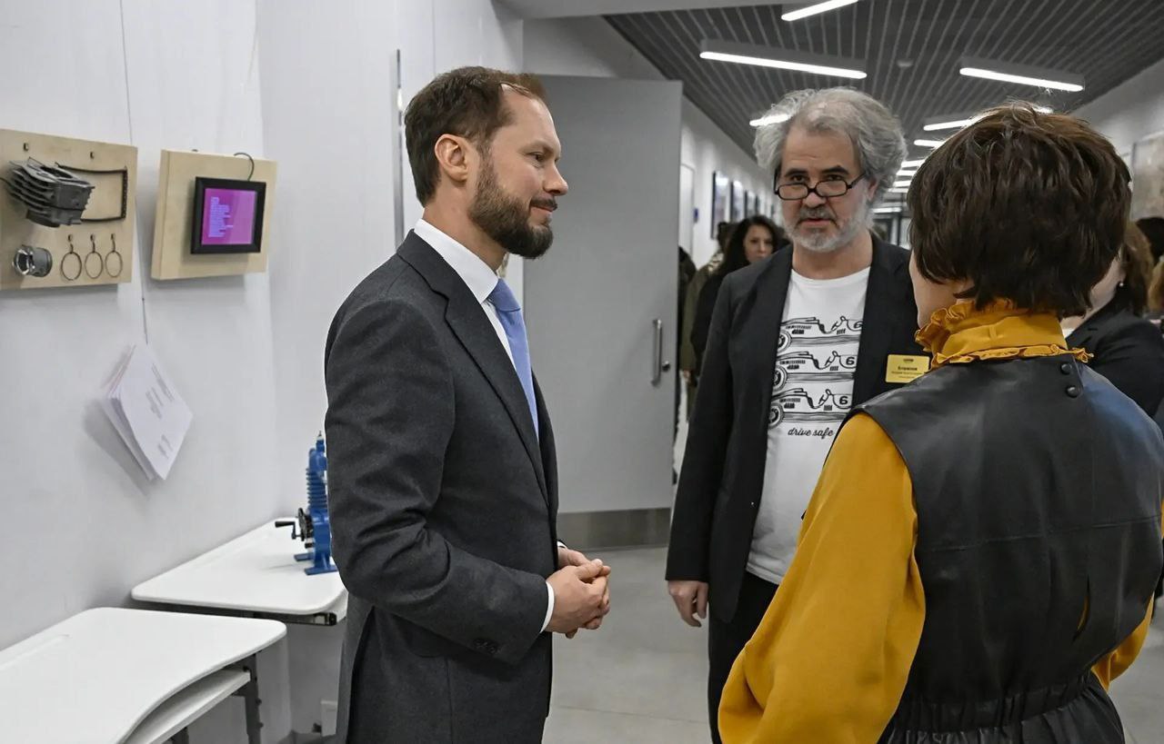 14 ноября временно исполняющий обязанности Губернатора Тверской области Виталий Королев посетил в деревне Мокшино Конаковского округа региональный центр школьного образования «Завидово» 14 ноября временно исполняющий обязанности Губернатора Тверской области Виталий Королев посетил в деревне Мокшино Конаковского округа региональный центр школьного образования «Завидово»