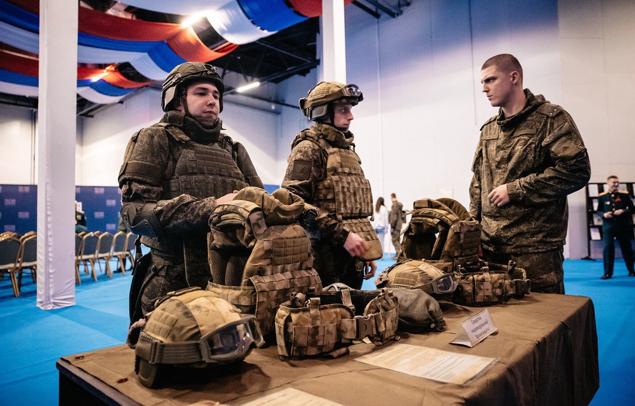 15 ноября, в День призывника в России и в преддверии Дня ракетных войск и артиллерии, который будет отмечаться 19 ноября, в Твери прошло торжественное мероприятие, посвященное 33-й годовщине со дня образования 79-й... 15 ноября, в День призывника в России и в преддверии Дня ракетных войск и артиллерии, который будет отмечаться 19 ноября, в Твери прошло торжественное мероприятие, посвященное 33-й годовщине со дня образования 79-й...