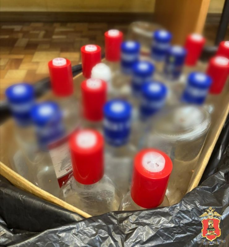 Хозяина не было, а водка была: в Весьегонске полицейские разыскали подозреваемых в краже из дома