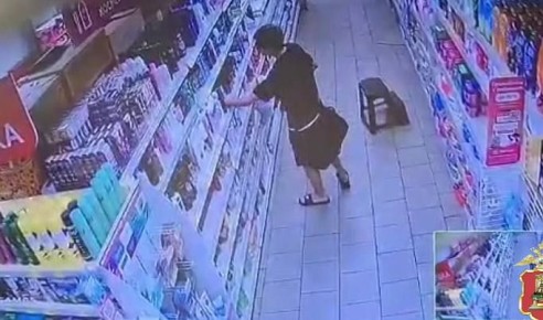 В Твери сотрудники полиции задержали серийного магазинного вора