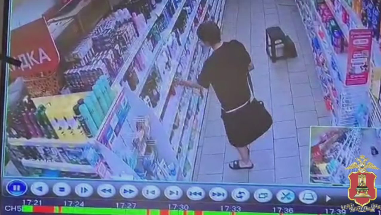 В Твери сотрудники полиции задержали серийного магазинного вора