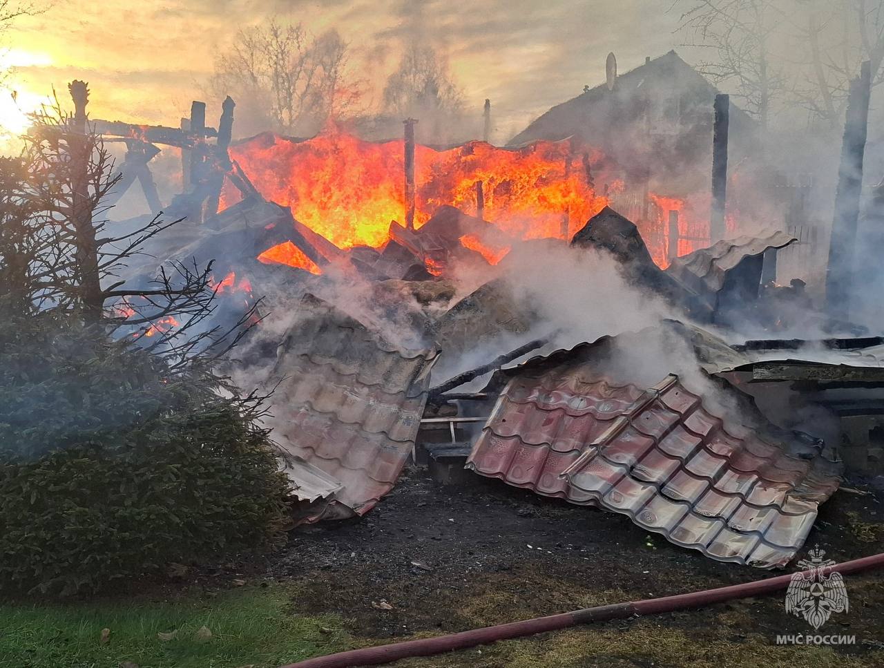 Отстояли соседние строения Отстояли соседние строения