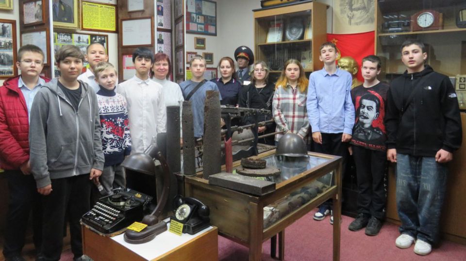 Тверские транспортные полицейские открыли двери для учащихся городской СОШ № 41