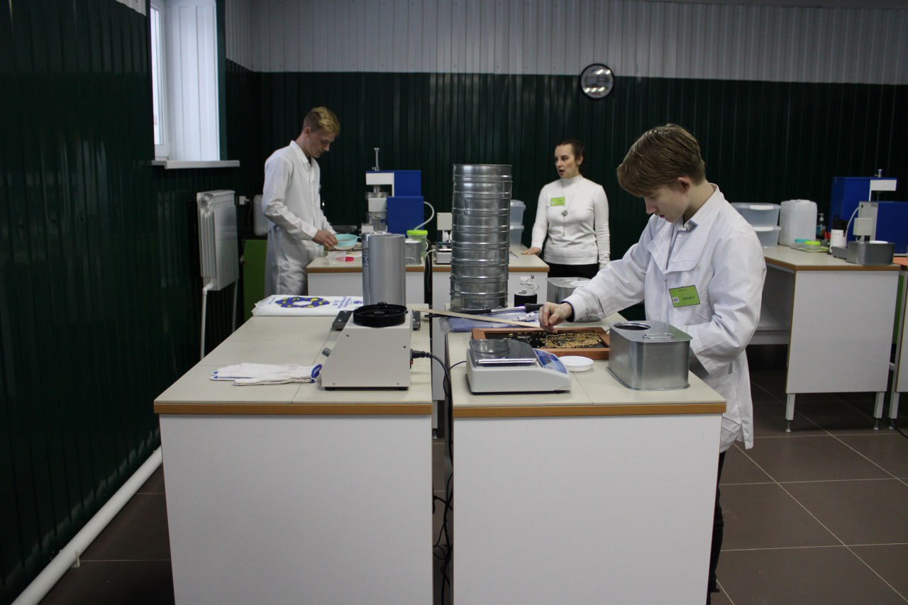 Федеральный законопроект, по которому Тверская область наряду с ещё пятью субъектами РФ становится новой участницей эксперимента по расширению доступности среднего профессионального образования, внесён в Государственную Думу... Федеральный законопроект, по которому Тверская область наряду с ещё пятью субъектами РФ становится новой участницей эксперимента по расширению доступности среднего профессионального образования, внесён в Государственную Думу...