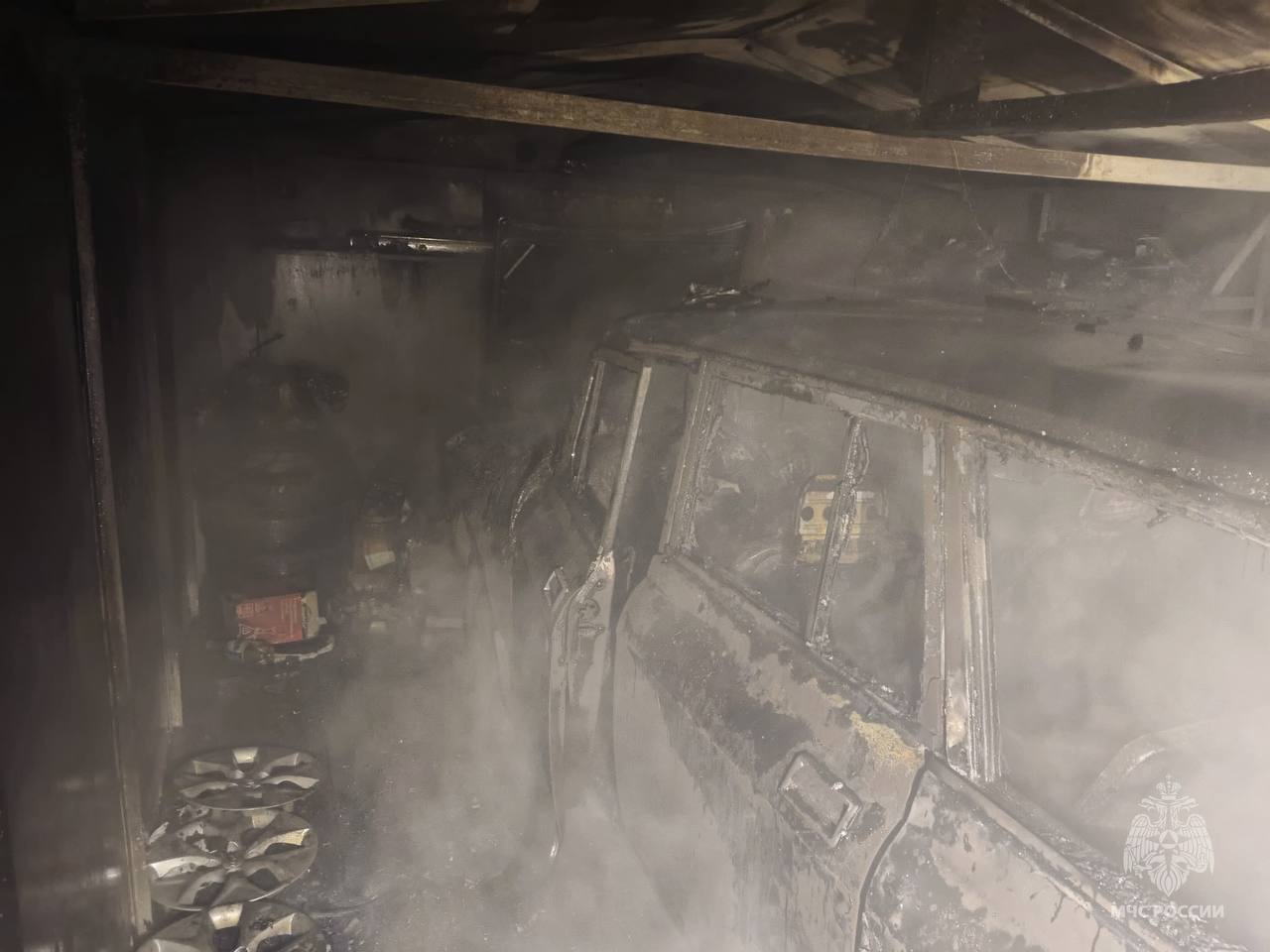 Гибель на пожаре. На Конечной улице в Твери огнеборцы 1 ПСЧ ликвидировали пожар в гараже Гибель на пожаре. На Конечной улице в Твери огнеборцы 1 ПСЧ ликвидировали пожар в гараже