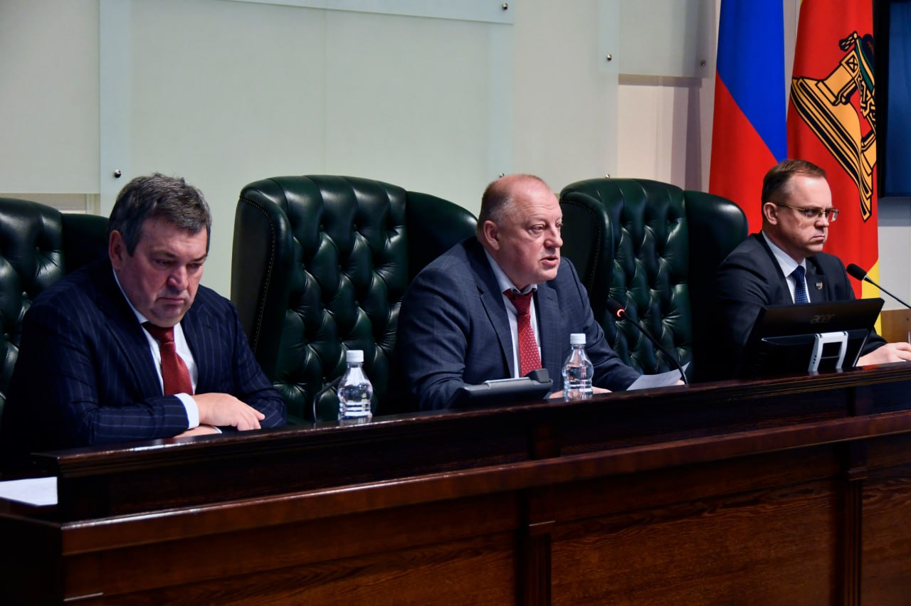 В региональном парламенте 19 ноября состоялось очередное заседание Совета руководителей представительных органов муниципальных образований при председателе ЗСТО В региональном парламенте 19 ноября состоялось очередное заседание Совета руководителей представительных органов муниципальных образований при председателе ЗСТО