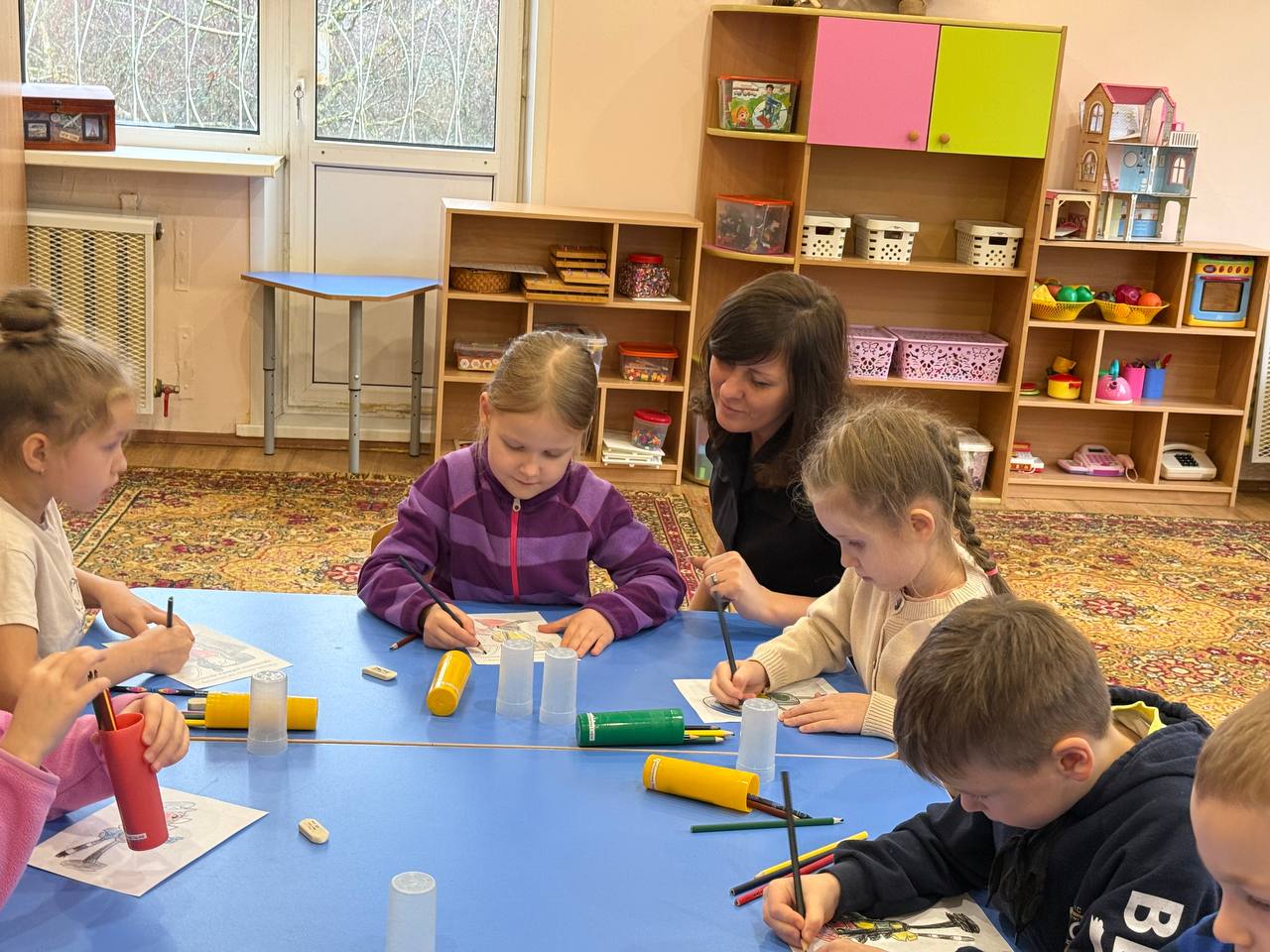 Сотрудники Госавтоинспекции провели мероприятие «Светофор и Автокресло: Раскрась свою безопасность!» для дошколят ДОУ № 145 Сотрудники Госавтоинспекции провели мероприятие «Светофор и Автокресло: Раскрась свою безопасность!» для дошколят ДОУ № 145