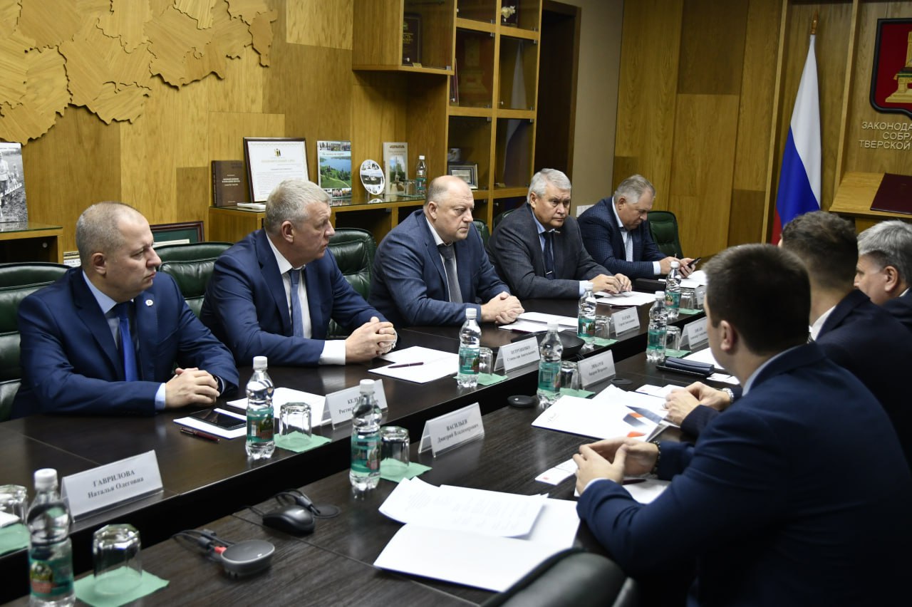 Законодательное Собрание посетила делегация промышленников из Республики Беларусь Законодательное Собрание посетила делегация промышленников из Республики Беларусь