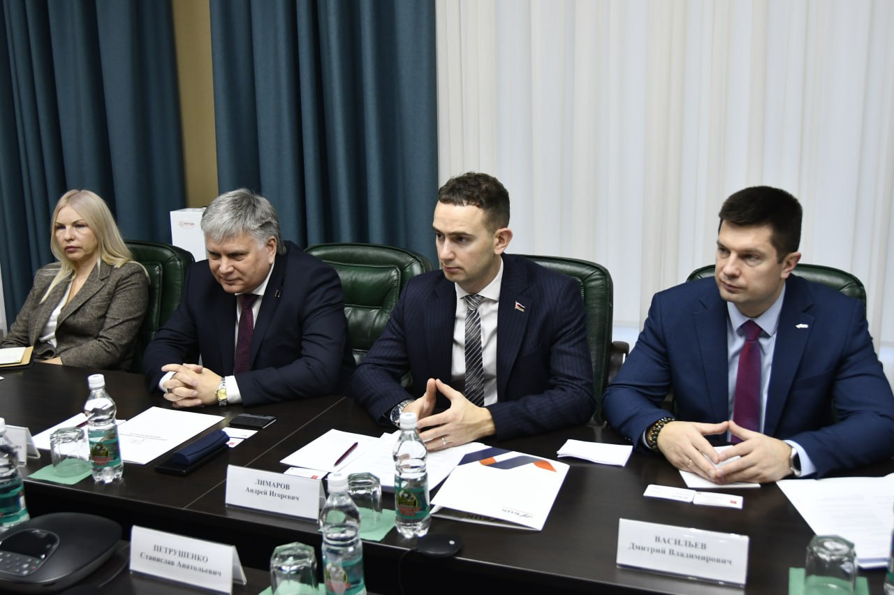 Законодательное Собрание посетила делегация промышленников из Республики Беларусь Законодательное Собрание посетила делегация промышленников из Республики Беларусь