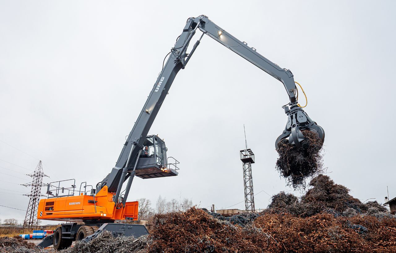 Инженерный центр группы UMG разработал первый отечественный колесный промышленный перегружатель эксплуатационной массой 40,5 тонн Инженерный центр группы UMG разработал первый отечественный колесный промышленный перегружатель эксплуатационной массой 40,5 тонн