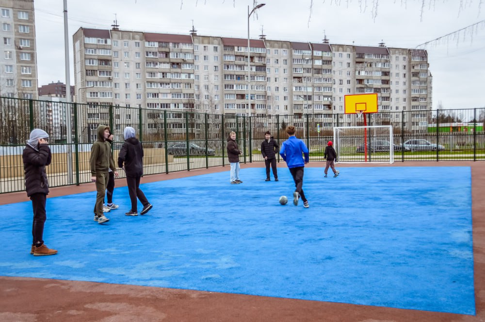 В Твери открыли две новые детские площадки В Твери открыли две новые детские площадки