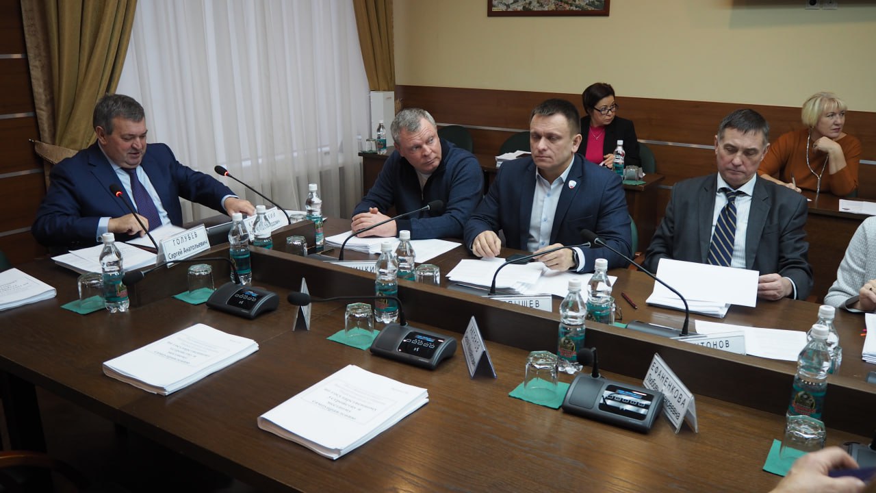 На заседании комитета по госустройству и местному самоуправлению, которое прошло под председательством Александра Клиновского, было рассмотрено 11 вопросов На заседании комитета по госустройству и местному самоуправлению, которое прошло под председательством Александра Клиновского, было рассмотрено 11 вопросов