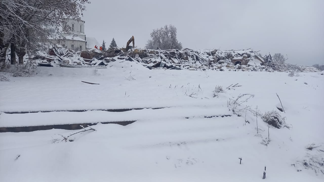 Старый «Речной» демонтируют, чтобы на его месте построить современный многофункциональный культурно-выставочный центр Старый «Речной» демонтируют, чтобы на его месте построить современный многофункциональный культурно-выставочный центр