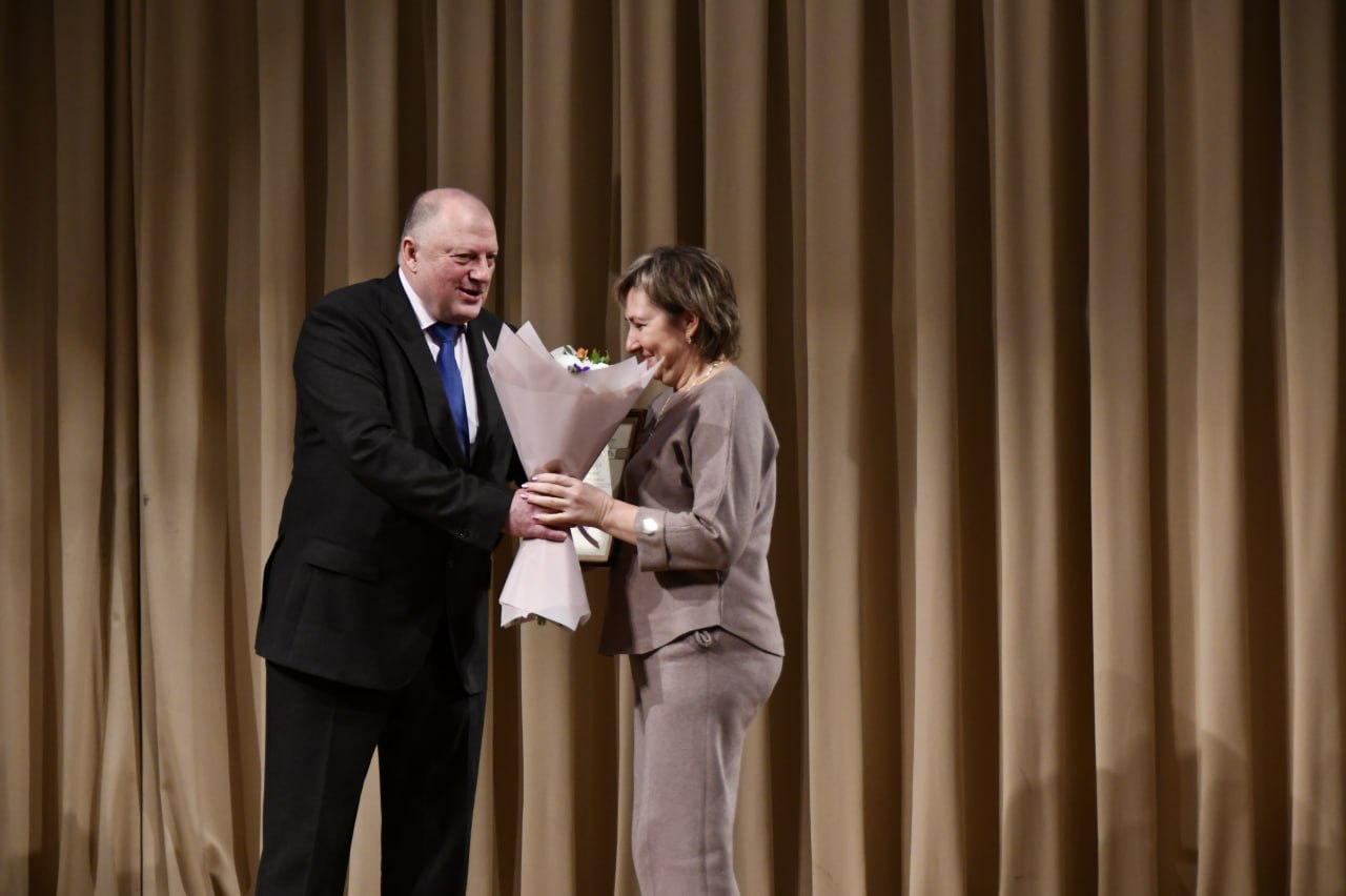 26 ноября состоялось праздничное мероприятие, посвященное Дню работника налоговых органов РФ. С 35-летием федеральной службы специалистов Верхневолжья поздравили врио Губернатора Виталий Королев, председатель ЗСТО Сергей... 26 ноября состоялось праздничное мероприятие, посвященное Дню работника налоговых органов РФ. С 35-летием федеральной службы специалистов Верхневолжья поздравили врио Губернатора Виталий Королев, председатель ЗСТО Сергей...