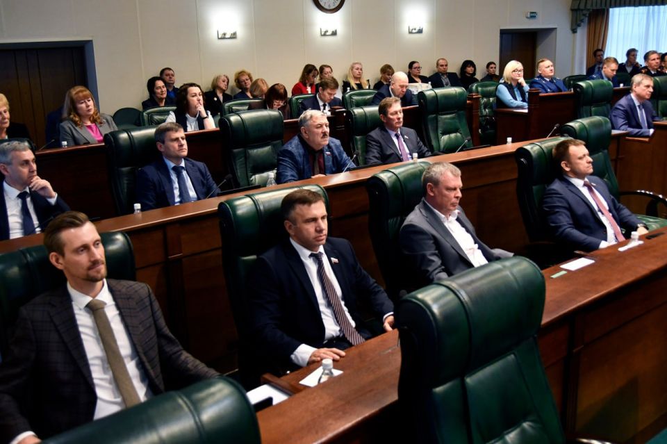 Депутаты Законодательного Собрания в двух чтениях приняли закон «Об установлении на 2026 год коэффициента, отражающего региональные особенности рынка труда в Тверской области»