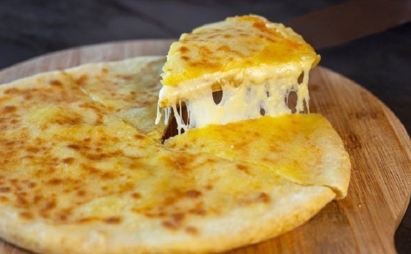 Быстрый хачапури на сковороде: насладитесь грузинским счастьем за считанные минуты