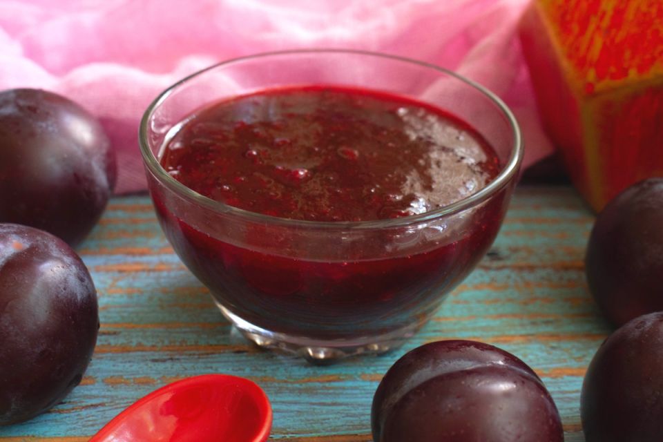 Сладкое изобилие: как приготовить сливово-вишневый джем на каждый день