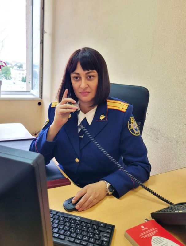 Фотопроект «Мама в погонах» продолжает руководитель Торжокского межрайонного следственного отдела следственного управления подполковник юстиции Юлия Третьякова