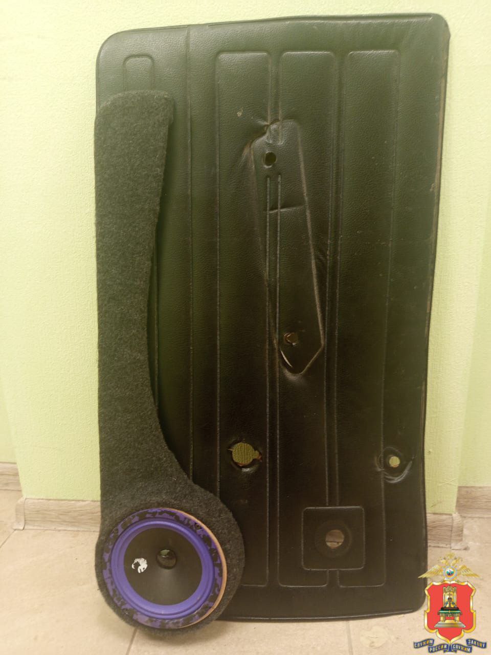 В Кимрах полицейские раскрыли кражу из автомобиля В Кимрах полицейские раскрыли кражу из автомобиля