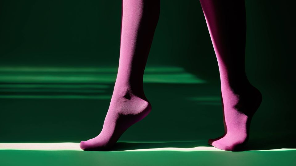 Капроновые колготки не порвутся в первый же день: вот как продлить им жизнь