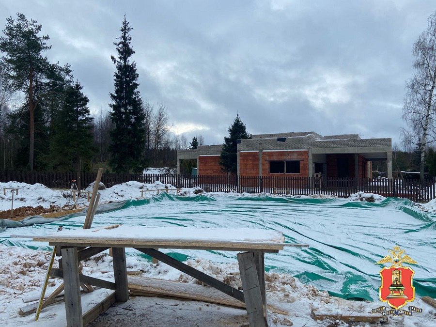 В Тверской области полицейские выискивали нелегалов на стройках В Тверской области полицейские выискивали нелегалов на стройках