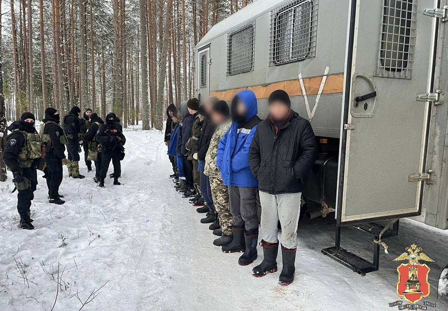 В Тверской области полицейские выискивали нелегалов на стройках В Тверской области полицейские выискивали нелегалов на стройках