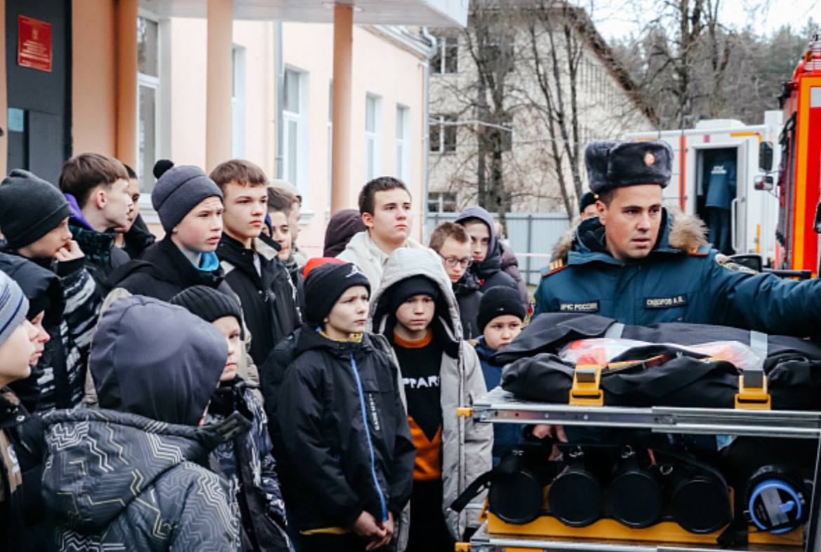 В ходе акции "35 добрых дел" специалисты Главного управления МЧС России по Тверской области посетили Эммаусскую школу-интернат