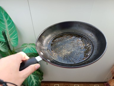 Как вернуть блеск старой сковороде: практические советы по очистке