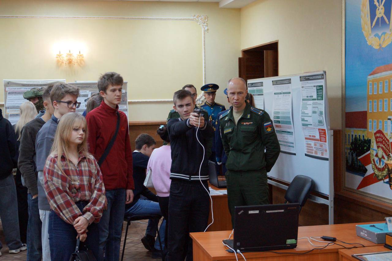 В Твери в Военной академии воздушно-космической обороны имени Маршала Советского Союза Г.К. Жукова состоялся «День будущего офицера» В Твери в Военной академии воздушно-космической обороны имени Маршала Советского Союза Г.К. Жукова состоялся «День будущего офицера»