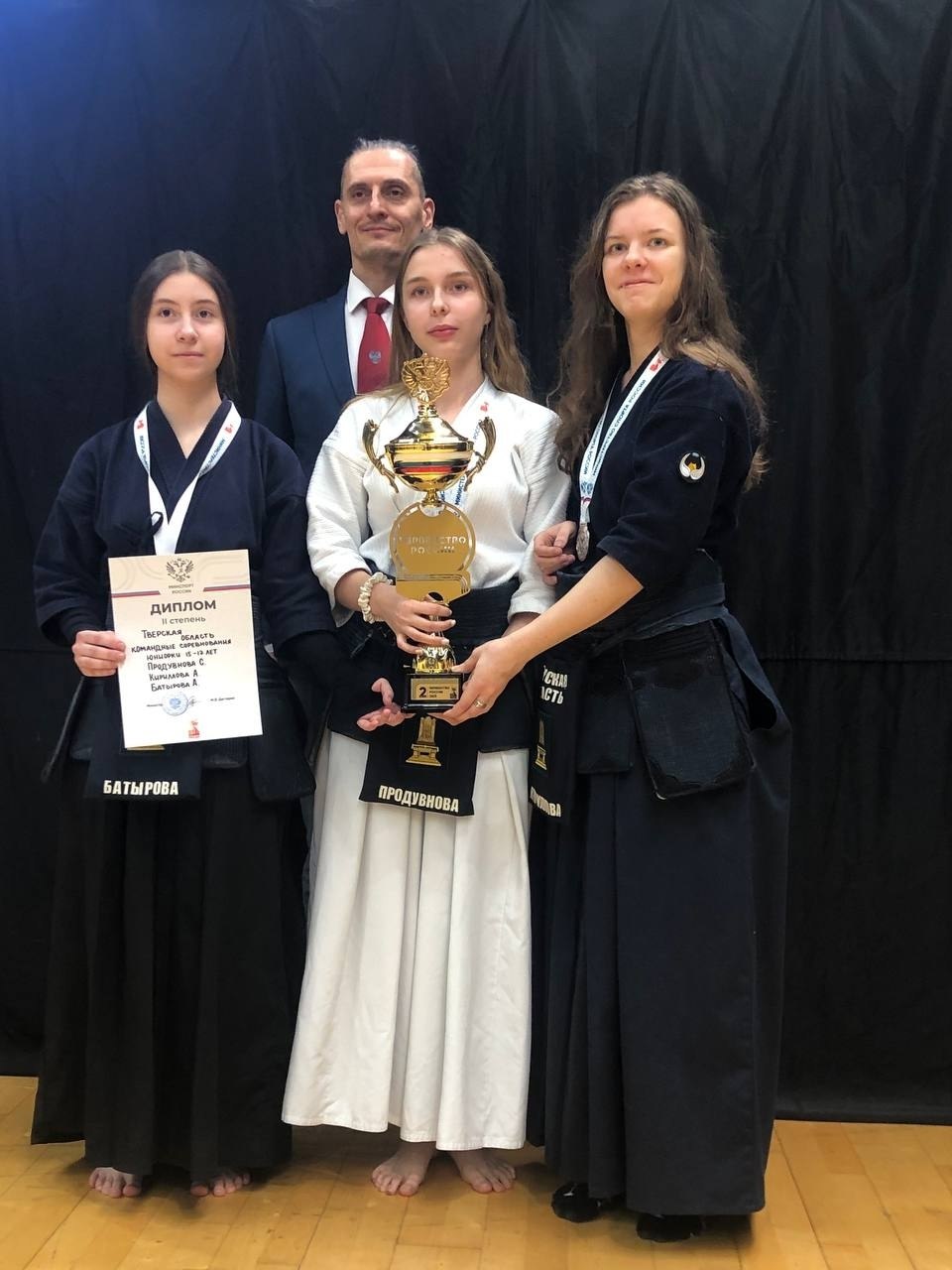 Тверские кендоистки завоевали серебро на Первенстве России Тверские кендоистки завоевали серебро на Первенстве России