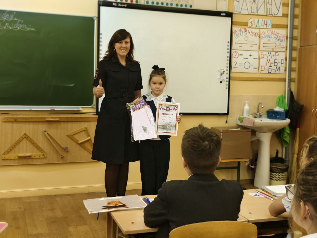 Сотрудники Госавтоинспекции города Твери поздравили победителей #ЧелленджЗасветись Сотрудники Госавтоинспекции города Твери поздравили победителей #ЧелленджЗасветись