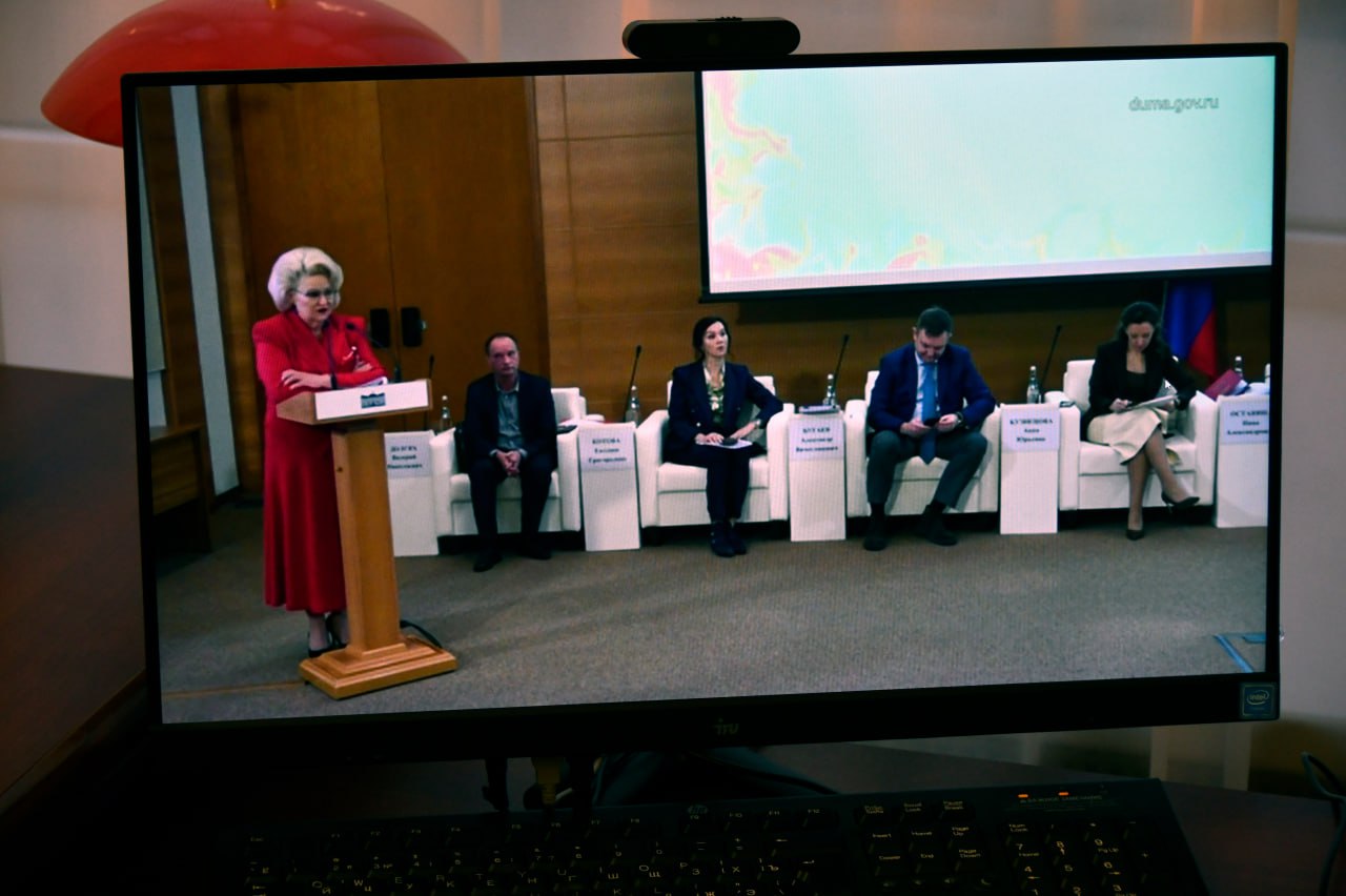 В Госдуме состоялись парламентские слушания Комитета по защите семьи, вопросам отцовства, материнства и детства на тему «Законодательное регулирование и перспективы развития сферы отдыха и оздоровления детей в РФ»