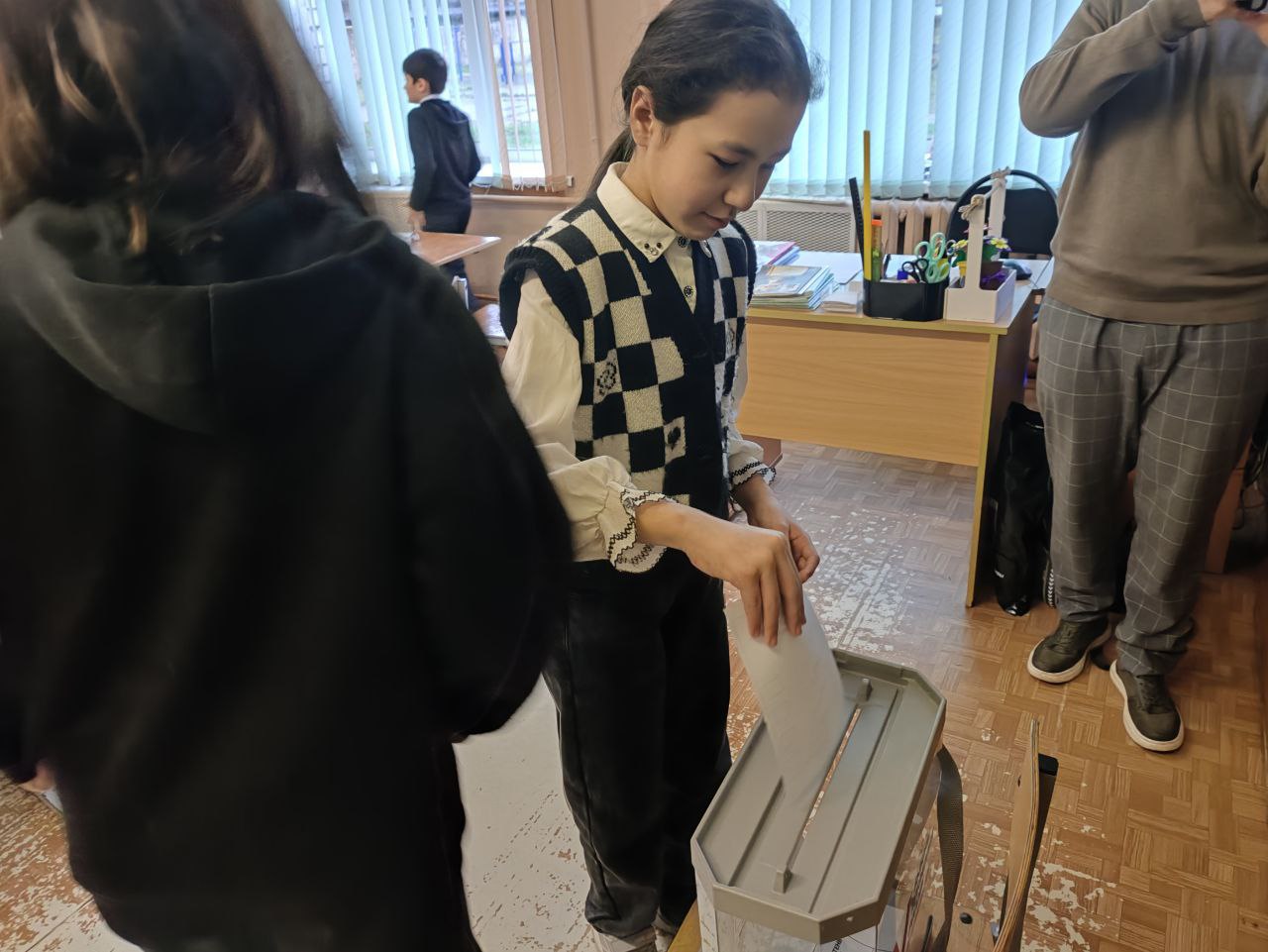 «Выборы Президента мультльфильмов»: как четвероклассники изучали демократию «Выборы Президента мультльфильмов»: как четвероклассники изучали демократию