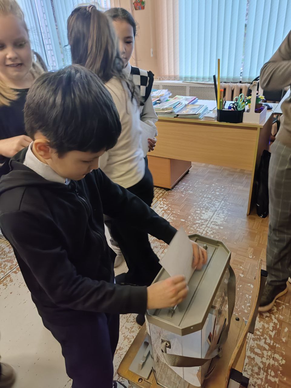 «Выборы Президента мультльфильмов»: как четвероклассники изучали демократию «Выборы Президента мультльфильмов»: как четвероклассники изучали демократию