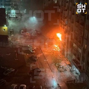 Беспилотник врезался в жилую многоэтажку в Твери, — Shot