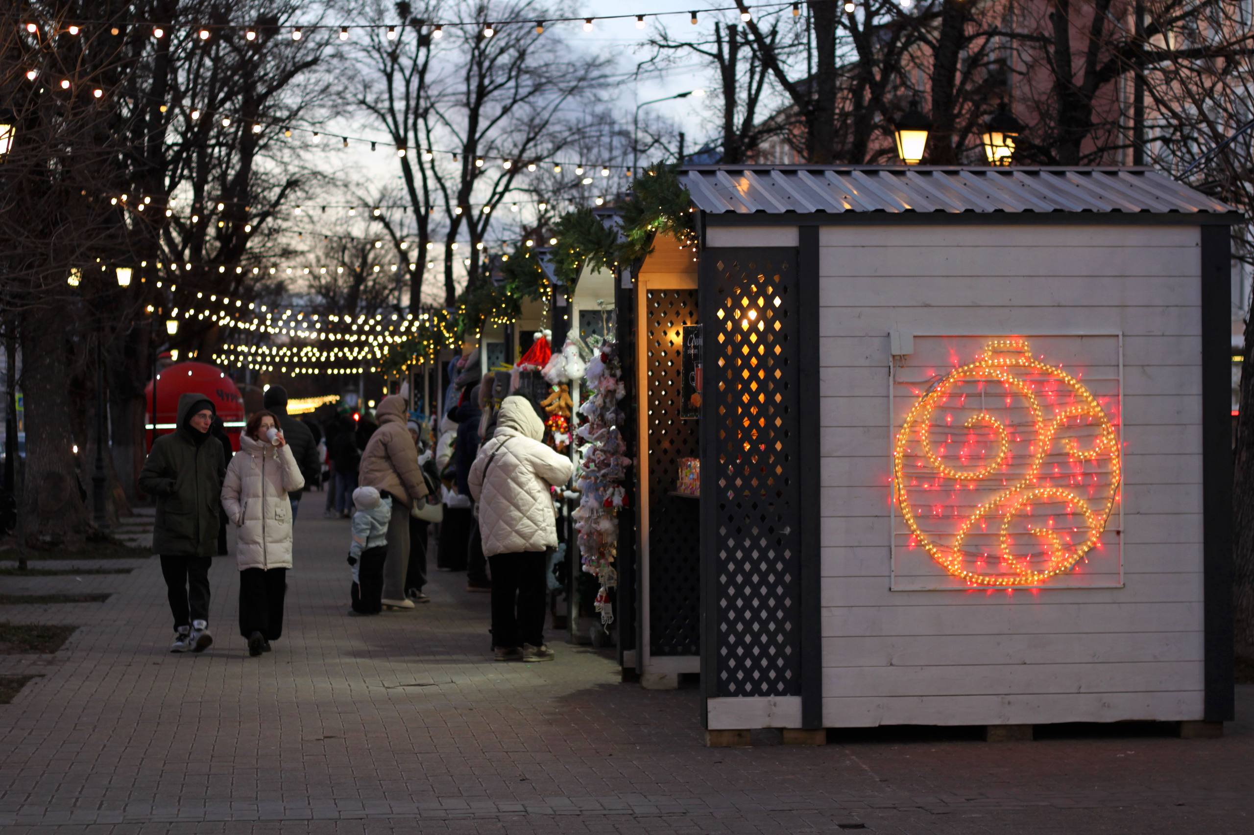 На бульваре Радищева открылась Рождественская ярмарка!