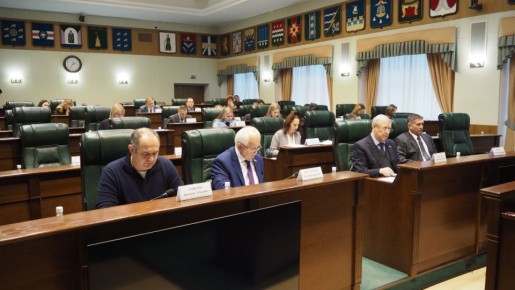 На заседании комитета по бюджету и налогам, которое состоялось 16 декабря под председательством Константина Буевича, рассмотрено шесть вопросов