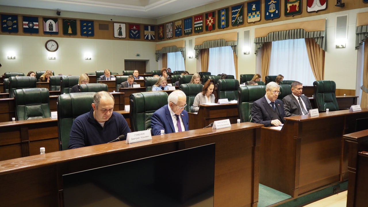 На заседании комитета по бюджету и налогам, которое состоялось 16 декабря под председательством Константина Буевича, рассмотрено шесть вопросов