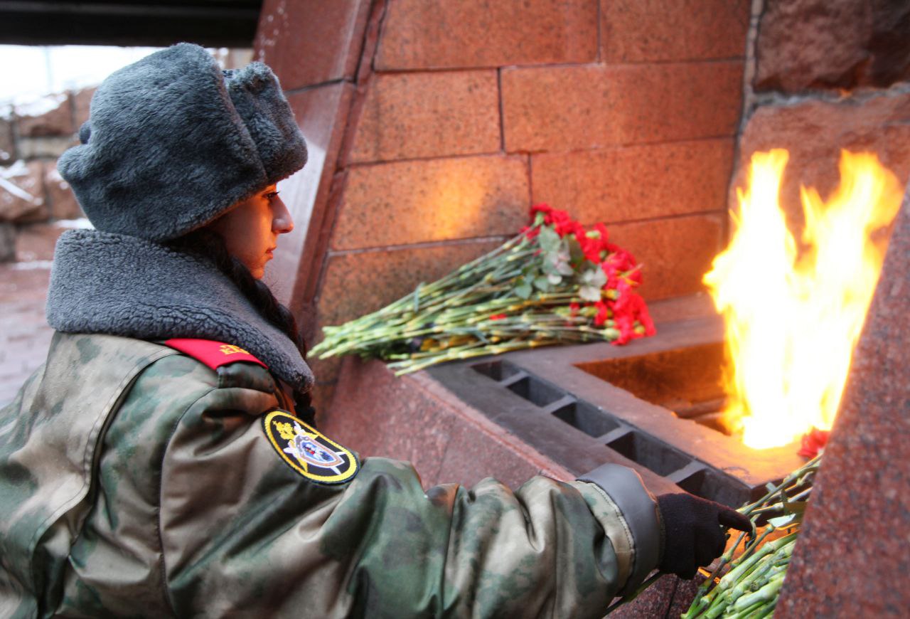В Твери помощник руководителя следственного управления Следственного комитета и кадеты приняли участие в торжественном мероприятии, посвященном 84-летней годовщине освобождения города Калинина от немецко-фашистских... В Твери помощник руководителя следственного управления Следственного комитета и кадеты приняли участие в торжественном мероприятии, посвященном 84-летней годовщине освобождения города Калинина от немецко-фашистских...