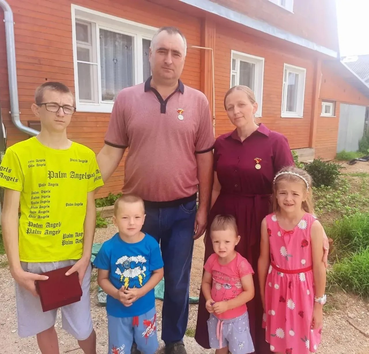 Жительнице города Бежецк Тверской области Татьяне Аржановой присвоено почётное звание "Мать-героиня" Жительнице города Бежецк Тверской области Татьяне Аржановой присвоено почётное звание "Мать-героиня"