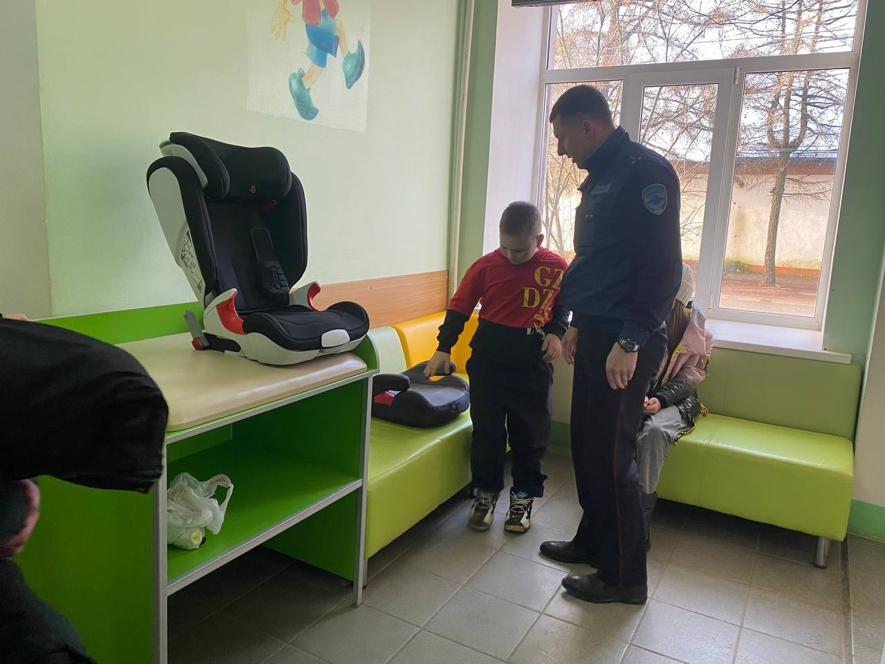 В детской консультации города Осташков состоялся экспресстренинг по правилам использования детских удерживающих устройств В детской консультации города Осташков состоялся экспресстренинг по правилам использования детских удерживающих устройств